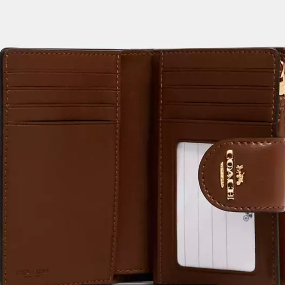 Coach Medium Zip Wallet Host Pick! - Picture 3 of 3